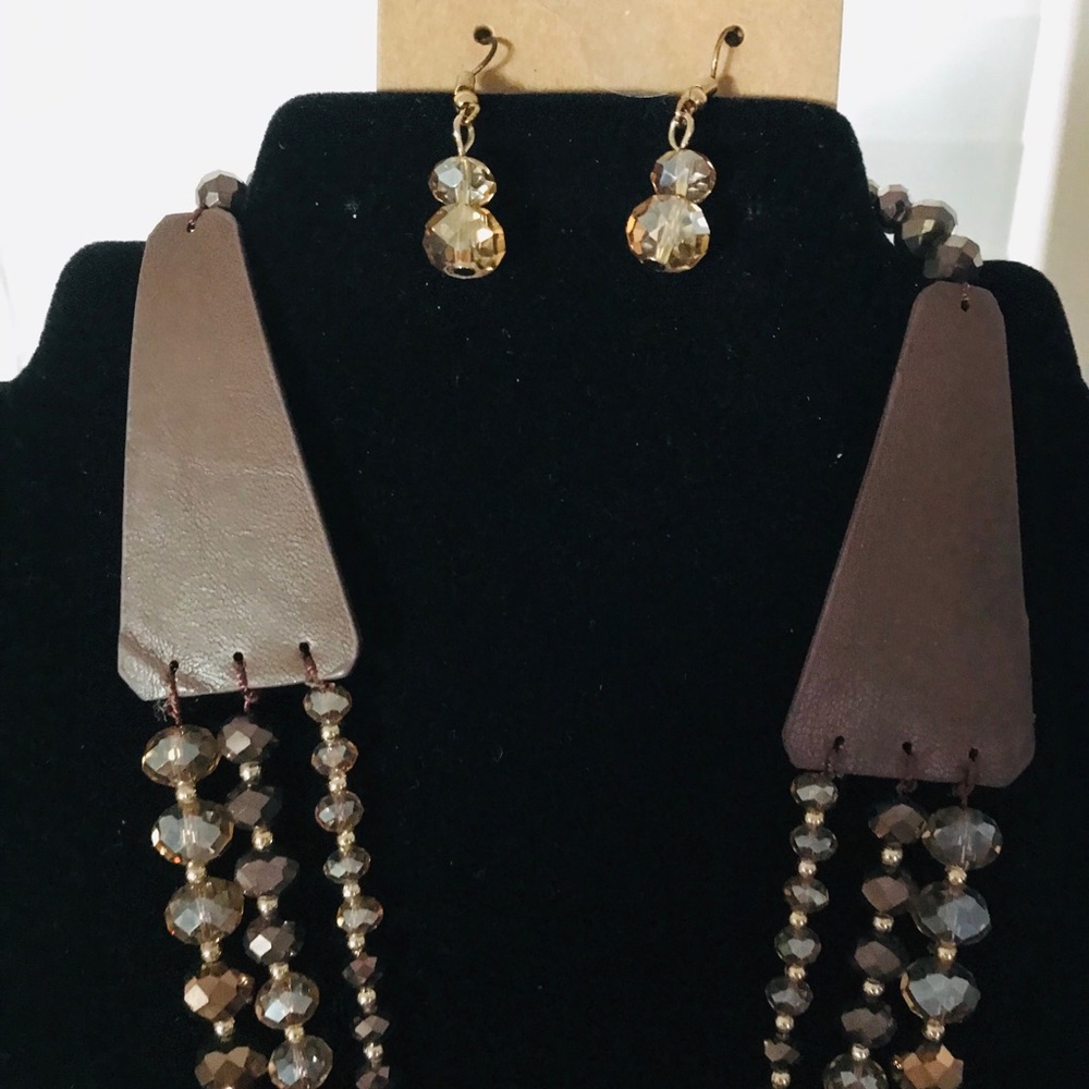 NWT 💥 Necklace & Earring Set